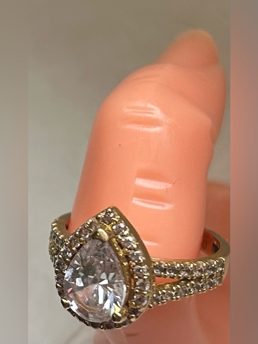 18K/ 750 Gold Ring - Pure Gold